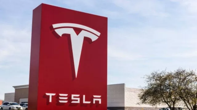 Tesla busca empleados para trabajar remoto desde Argentina y paga hasta u$s 5000 al mes: ¿cómo postularse?