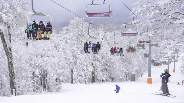 Chapelco inaugura la temporada de invierno 2022 (habilitando la Telecabina, la silla 63 y la silla Graef)