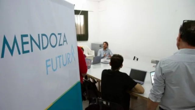 Mendoza Futura desarrollará un hackathon educativo con alumnos de toda la provincia