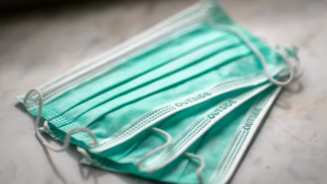 Deja de ser obligatorio el tapaboca en lugares cerrados en la Ciudad de Buenos Aires (¿para cuándo en Neuquén?)