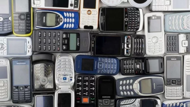 ¿Por qué muchas personas eligen volver a comprar "dumbphones"?