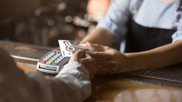 Por qué la nueva tarjeta de Openbank es transparente (además de distinta es más segura: sólo incluye los últimos 4 dígitos)