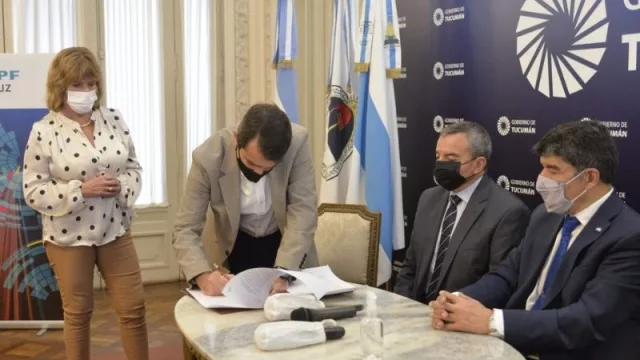 Tucumán apuesta a la sustentabilidad: el Gobierno firmó un acuerdo con la empresa YPF Luz para reforzar acciones climáticas