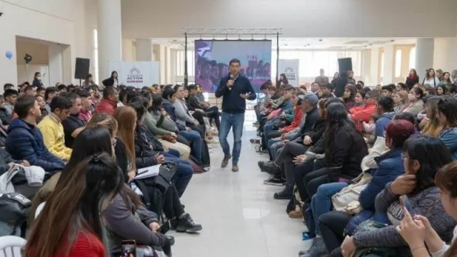 Oportunidades para quienes recién empiezan: impulsan la sanción de la Ley Integral de Juventudes y de Empleo Joven