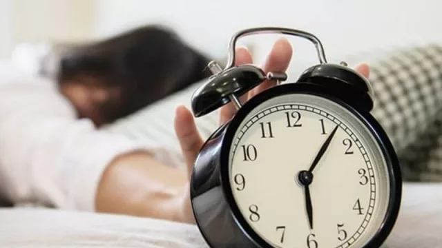 Cómo recomponer naturalmente el ciclo de sueño alterado durante las vacaciones