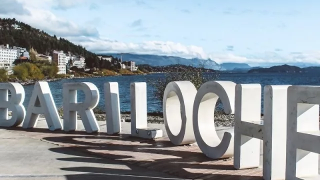 Dove desembarca en San Carlos de Bariloche con propuestas para los turistas y locales (en el parador Cirse Club de Lago)