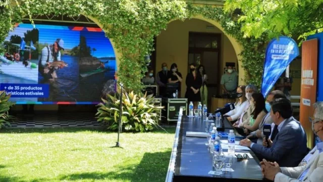 El gobernador Omar Gutiérrez presentó los lineamientos del plan de Turismo 2022-2023