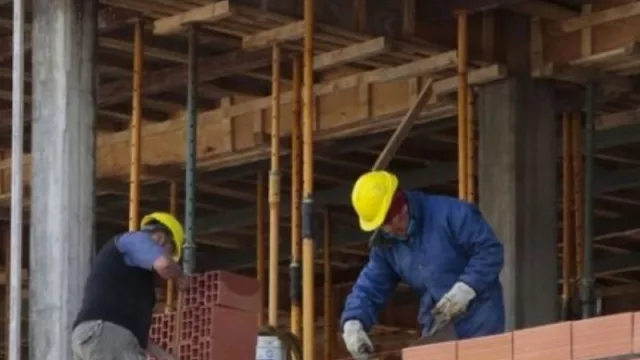 Neuquén va camino a equiparar los valores de la pre pandemia en el rubro de la construcción (junio con 12.412 trabajadores registrados en el sector)