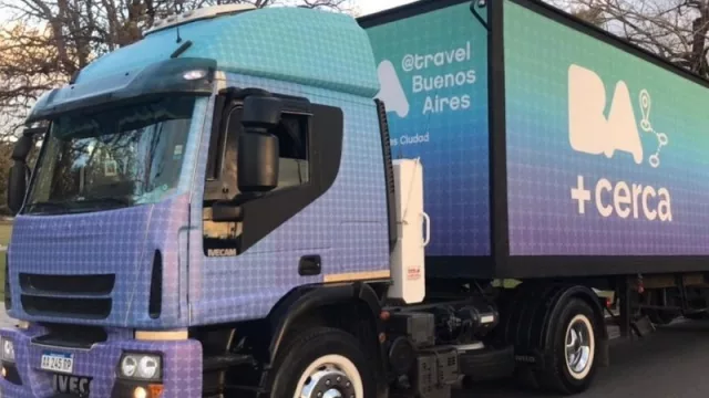 El camión de promoción turística de la ciudad de Buenos Aires llega a Neuquén