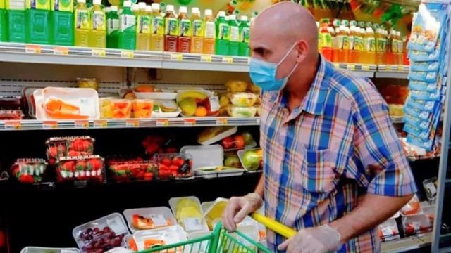 La inflación de julio ronda en 3%, cumplió la pauta del 29% y caerá el salario por cuarto año