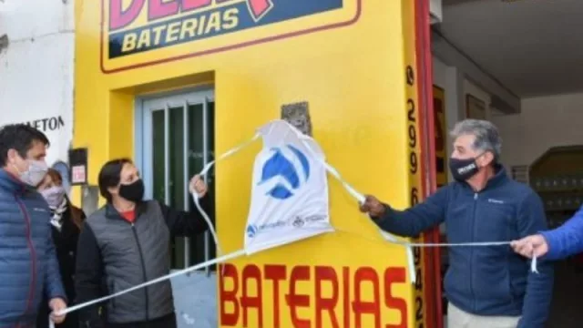 Baterías Delvas fue reconocido como comercio histórico por sus más de 50 años trabajando en la ciudad