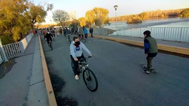 Más horarios, menos restricciones, Neuquén amplió el horario de circulación hasta las 23 horas