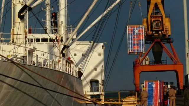 Las exportaciones de frutas por el puerto de San Antonio cayeron un 5% (146.300 toneladas en estos primeros 5 meses del año)