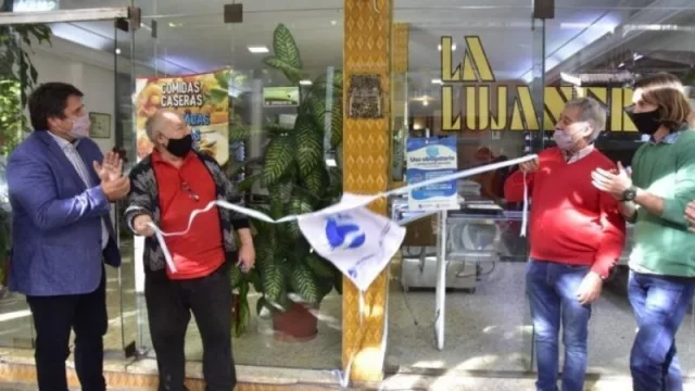 La Lujanera: la primera casa de comidas para llevar en Neuquén fue homenajeada por su trayectoria en la ciudad
