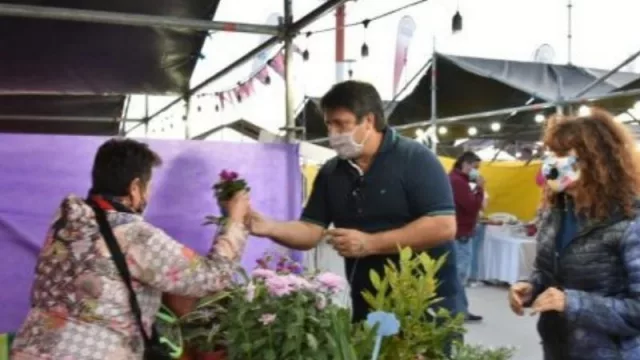 La Feria Neuquén Emprende llegó al Oeste y sumó actividades recreativas y deportivas