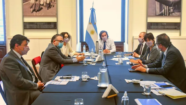 Un torniquete sobre los márgenes empresarios, la estrategia para atar inflación y recuperar salarios