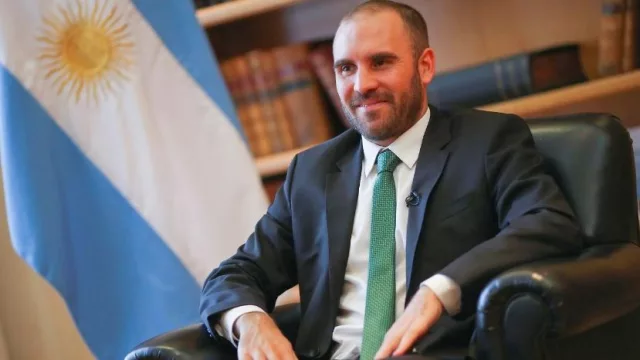 Guzmán insistió con que es posible bajar 5 puntos la inflación y rechazó un salto cambiario