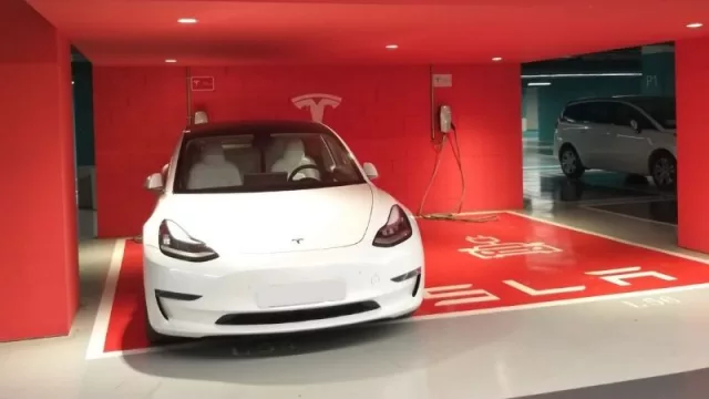 Barcelona opta por potenciar la movilidad eléctrica para este 2021 (y a bajo coste para el usuario)