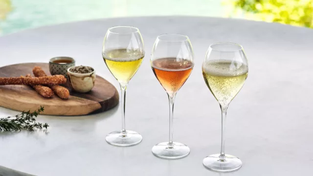 A brindar que el año no fue “tan” malo: la venta de cava se reduce un 10,5% (podría haber sido peor)