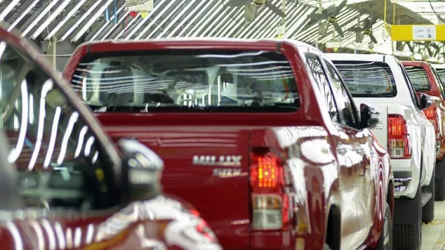 Toyota suma u$s 50 millones para Hilux y se prepara para la movilidad eléctrica