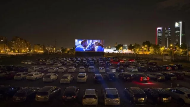 Prepará los pochoclos y el auto: Se habilitará un autocine en Neuquén