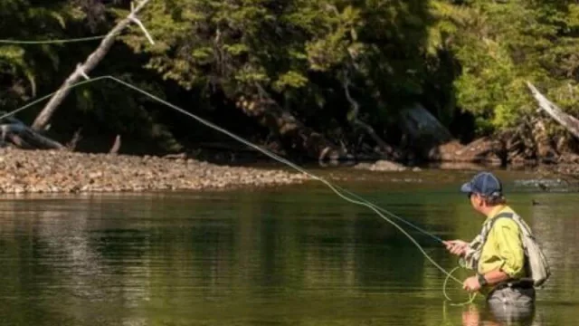 Neuquén autoriza la Pesca Deportiva pero con requisitos (deberán tramitar una autorización Ante el Ministerio de Turismo)