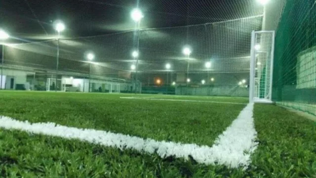 Complejos de fútbol 5: "La desesperación es grande y a partir del 12 la pelota la tiene el intendente”