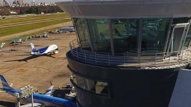 ¿Faltan dólares? Sobran pesos: AA2000 colocó su ON por 40 “palos verdes” a tasa 0% (siguen los casos)