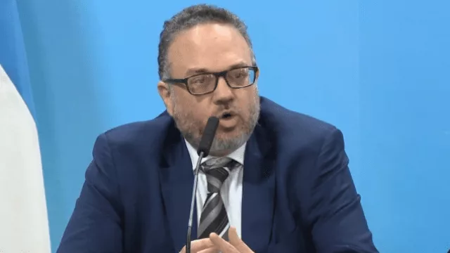 Para Kulfas, "es un problema el dólar paralelo", pero la brecha se reducirá