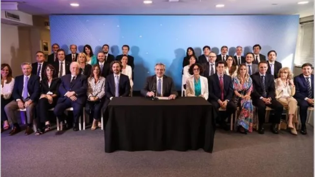 Antes de las 60 medidas, el Gobierno lanza sus "gabinetes temáticos"