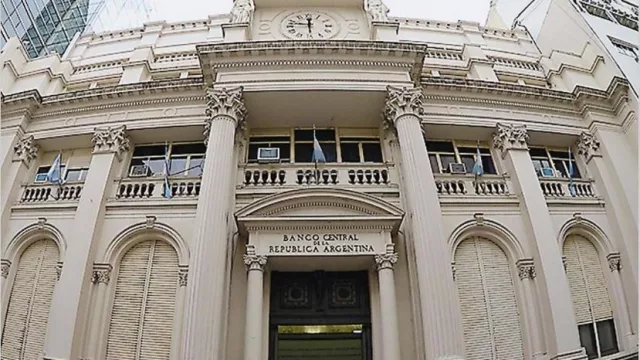 BCRA echó a los coleros digitales: cayó 60% la compra de dólares