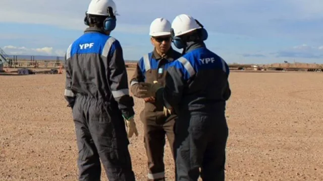 YPF comienza a implementar un “Plan de Retiros Voluntarios” (la opción es para el personal fuera de convenio)