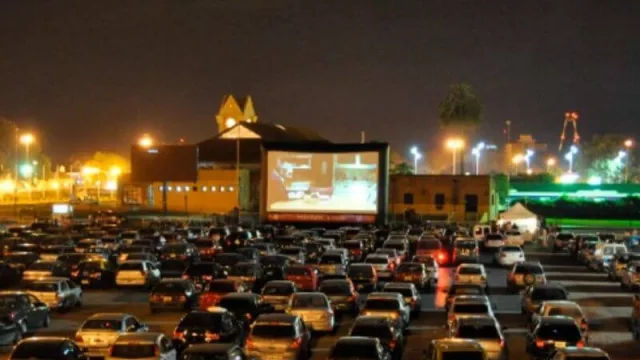 ¿”Autocine” en Neuquén?: ultiman protocolos para conseguir la habilitación y empezar este mes con las proyecciones  