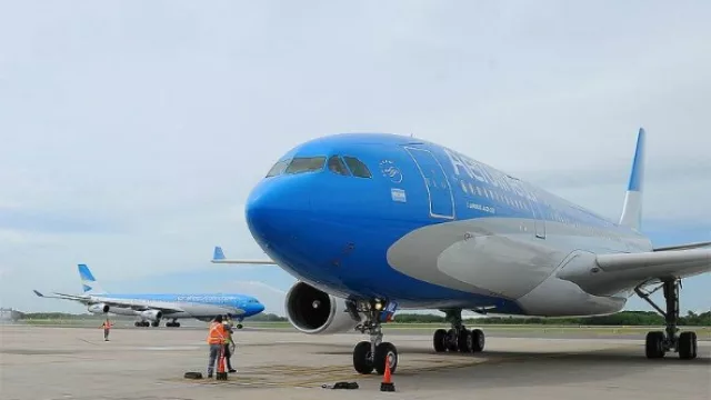 Informa Aerolíneas Argentinas: 3 nuevos vuelos especiales (y ya suma 35 en los operativos por el Covid-19)