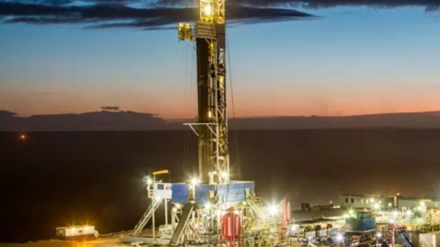 Vaca Muerta: la petrolera YPF logró el récord de 12 fracturas en un día  