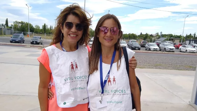 Romina Bonomi (izq.) junto a su aprendiz