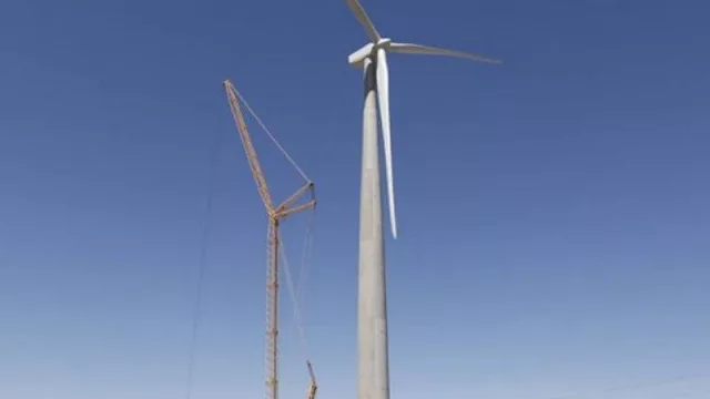 Santander también hizo su aporte para el primer parque eólico del Neuquén