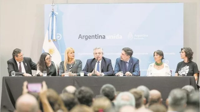 Docentes: el Gobierno ofrecerá un aumento de suma fija trimestral de $ 2000