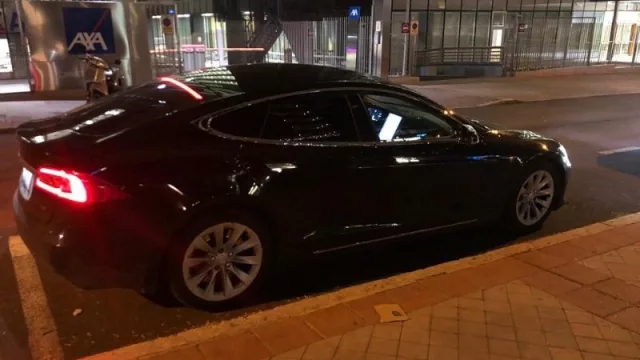 InfoNegocios en la Fitur de Madrid en un Tesla (by Uber)