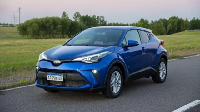 Toyota ya vende la C-HR en Argentina: cuarto híbrido y diseño jugado