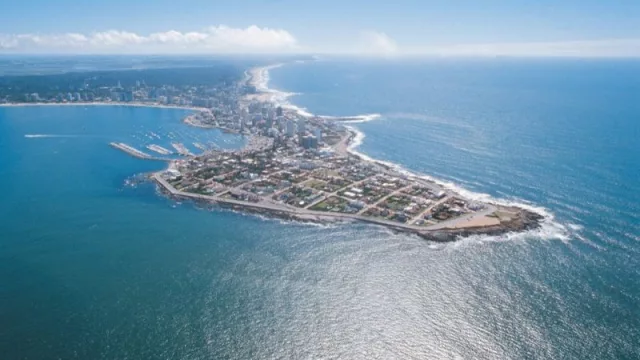 Argentinos buscan residencia permanente en Punta del Este (pero no por Alberto Fernández)