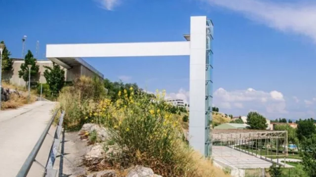 El primer ascensor urbano (del país) avanza en su construcción y estará listo a fin de año 