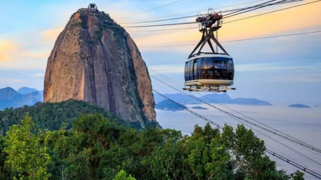 ¿Te imaginás pasar una noche en el teleférico del Pan de Azúcar en Río de Janeiro? Booking te invita a hacerlo