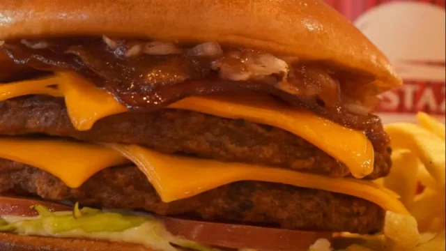 Mostaza apuesta fuerte en pleno centro: abrirá una sucursal en la esquina del ex Club 32 