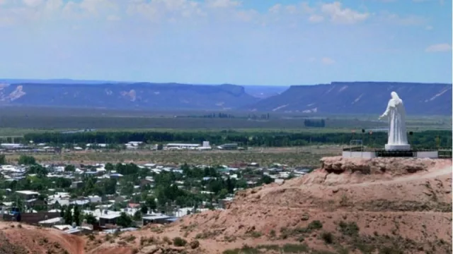 ExxonMobil donó $ 4,1 millones para ampliar la red cloacal en Rincón de los Sauces