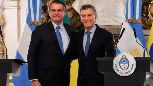 Giro en el Mercosur: Argentina y Brasil discuten adoptar una moneda común