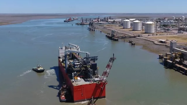 YPF comenzó con el proceso de exportación de Gas Natural Licuado
