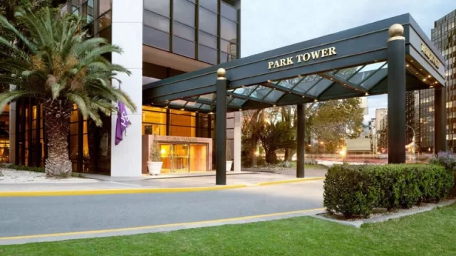 Este sábado 25 de mayo, el brunch de St. Regis del Park Tower (Marriott) suma empanadas y locro