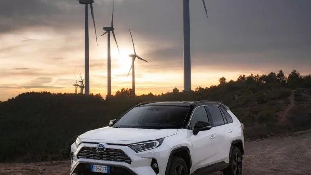 ¿Estás pensando en comprarte un auto eléctrico? Desde ayer no pagan patente en Neuquén