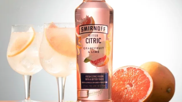 Smirnoff ahora también quiere ser un aperitivo (con su nueva propuesta liviana y fresca)